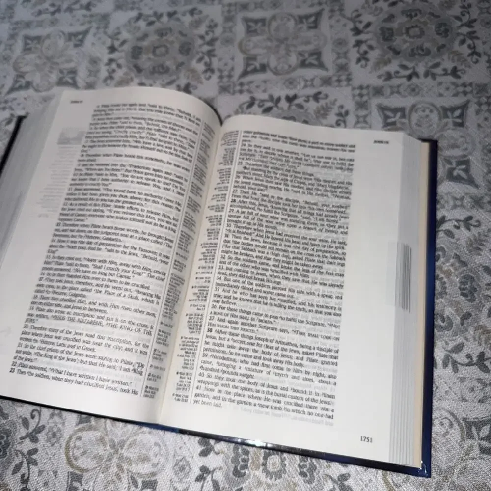 The New Inductive Study Bible by Precept Ministries Kay Arthur NASV Upd Hardback